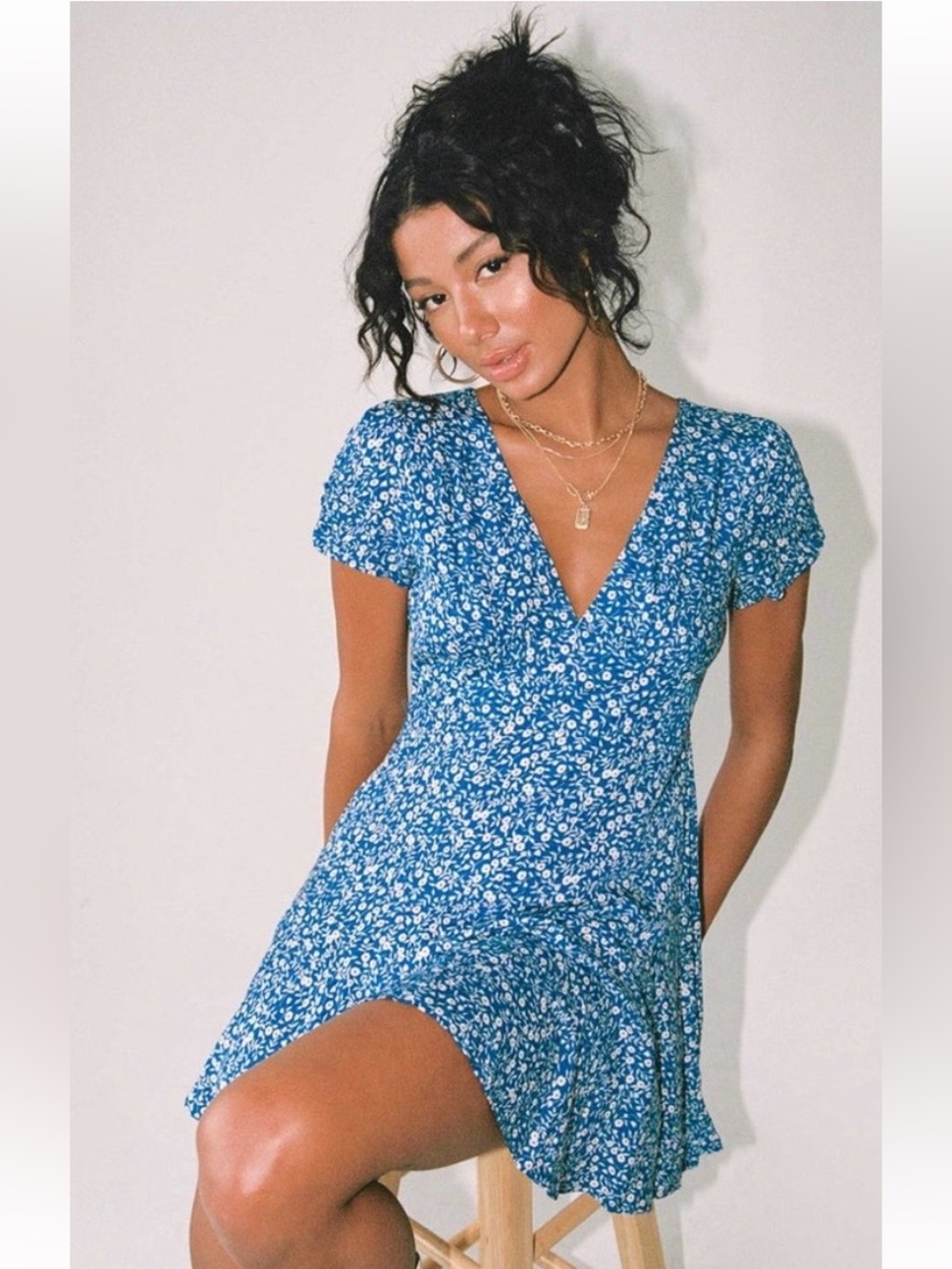 Princess Polly The Sting Size 2, Blue Floral V-Neck Mini Dress